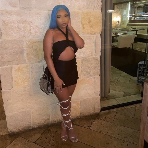 ❤️‍🔥 Super Sexy Halter Mini Dress ❤️‍🔥 - Picture 5 of 7